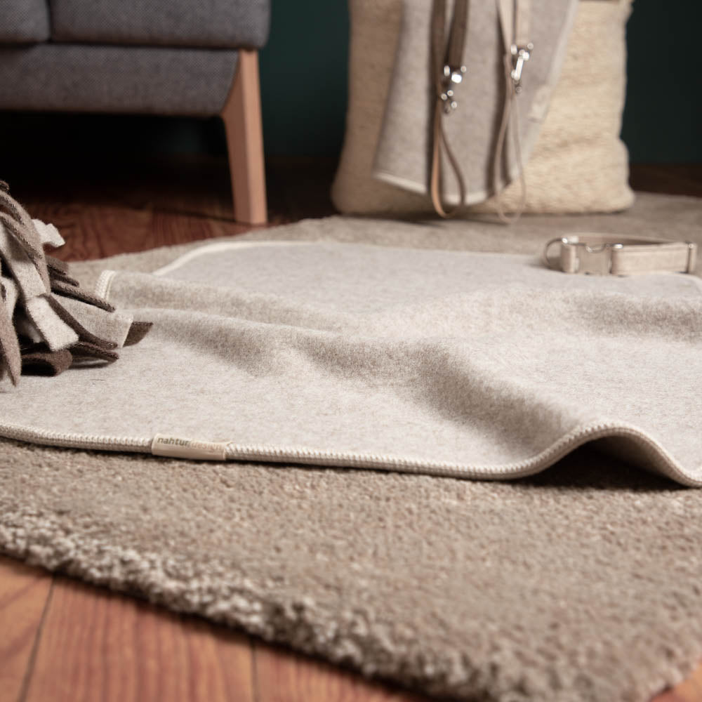 hundedecke_premium_mongolische_merinowolle_grau-beige-8