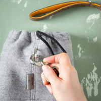 hundeloop-schurwolle-loden-weich-warm-atmungsaktiv-ohneplastik-grau-4