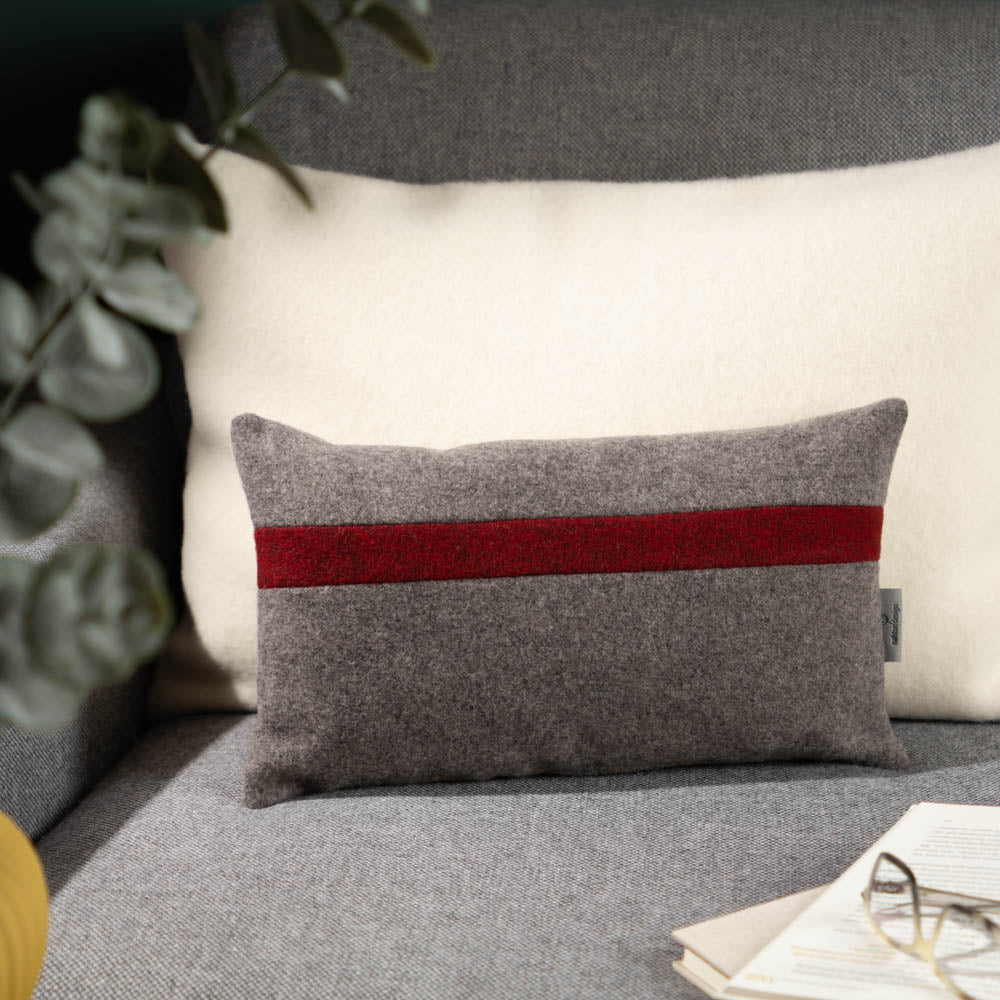 Kleines Kuschelkissen | Loden & Bioleinen | Wollfüllung | Unikat