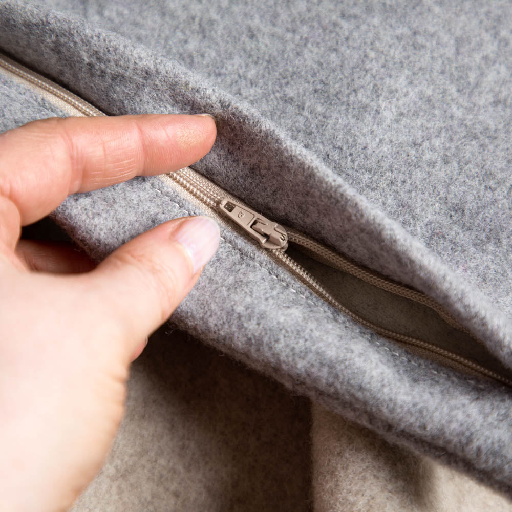 kuschelkissen_wollefullung_verschiedene_grossen_sofakissen_flauschloden_grau-4_95ff6243-a430-4911-a53a-2a468c3dc719