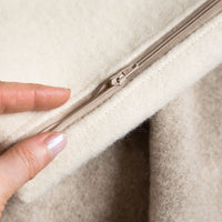 kuschelkissen_wollefullung_verschiedene_grossen_sofakissen_komfort_creme-3