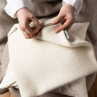 kuschelkissen_wollefullung_verschiedene_grossen_sofakissen_komfort_creme-4