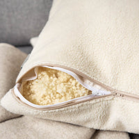 kuschelkissen_wollefullung_verschiedene_grossen_sofakissen_komfort_wollplusch-2