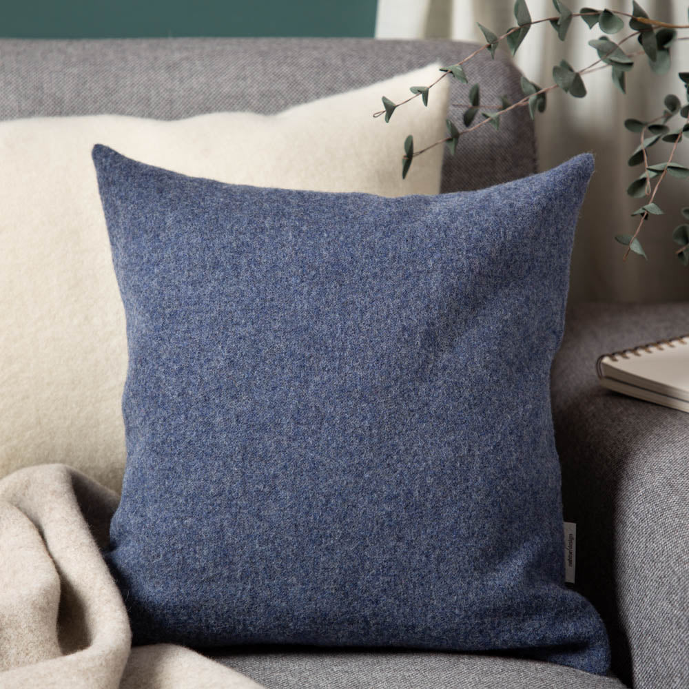 kuschelkissen_wollefullung_verschiedene_grossen_sofakissen_loden_blau_3963f649-ed27-49d5-8062-3a98460a3950