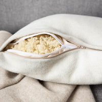 kuschelkissen_wollefullung_verschiedene_grossen_sofakissen_loden_creme-2_a2310206-c1f0-4a02-b715-02361a62e626