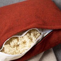 kuschelkissen_wollefullung_verschiedene_grossen_sofakissen_loden_rot-2