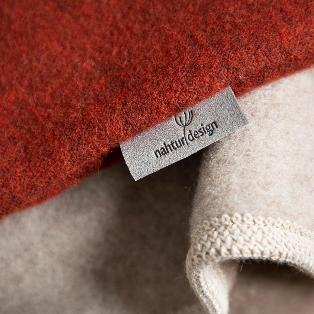 kuschelkissen_wollefullung_verschiedene_grossen_sofakissen_loden_rot-3_97c16127-5d2d-4abb-8bcf-0d6051929d75