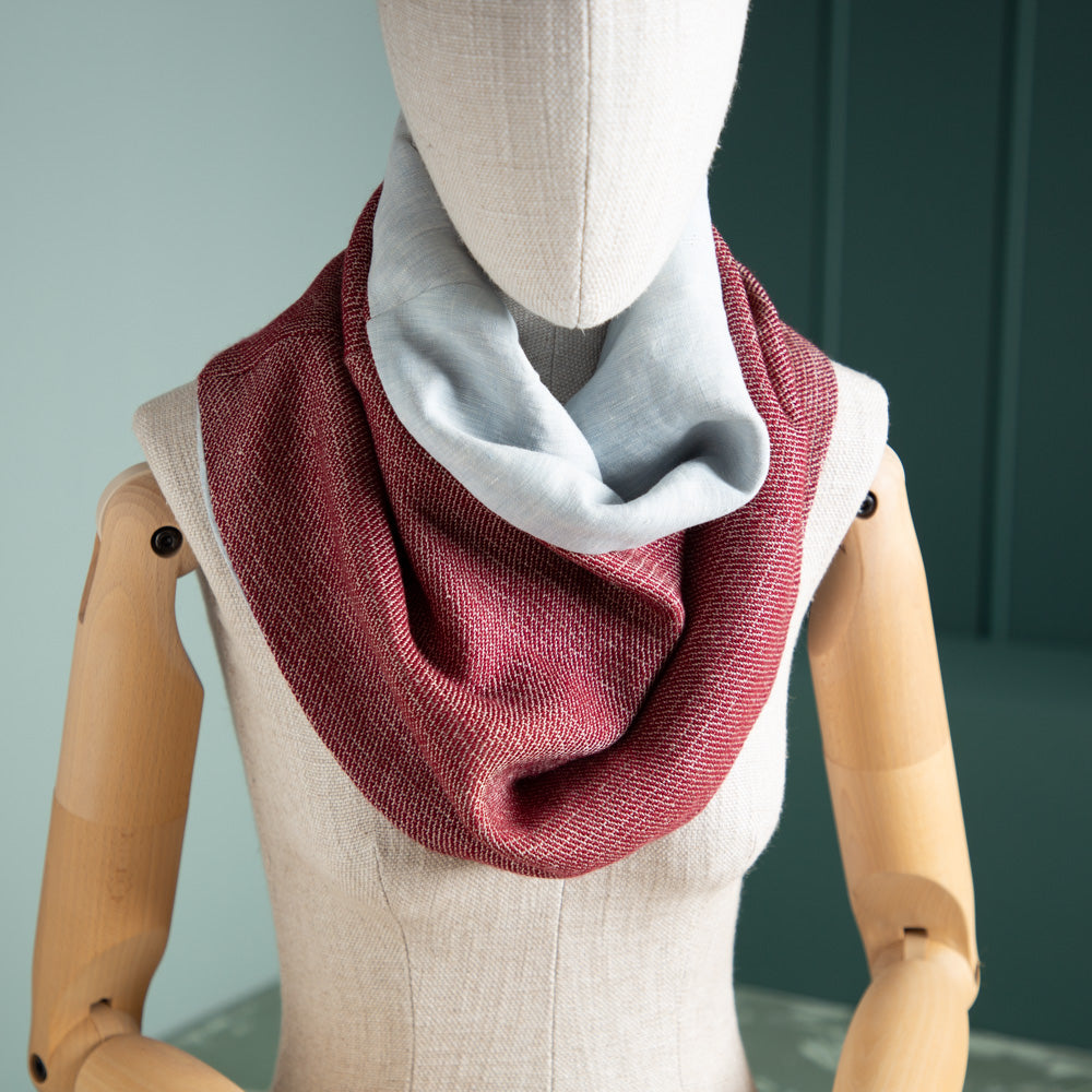 loop_wolle-leinen_rot-hellblau_822c631c-c4e1-4e6a-8cb4-423af9f05c51