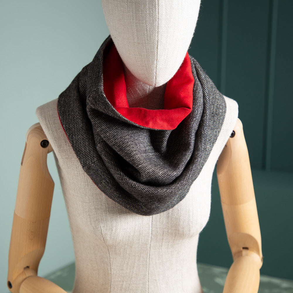 loop_wolle-leinen_schwarz-rot_69777a51-2022-41f0-b564-228689bace26