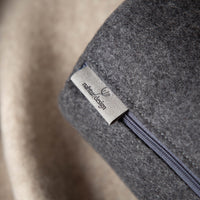 nackenrolle_feinloden_schurwolle_anthrazit-3