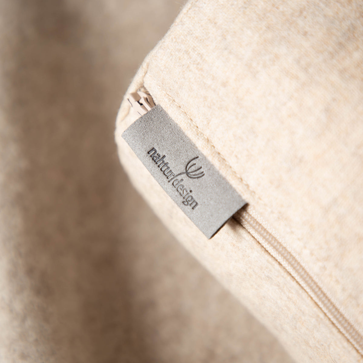nackenrolle_feinloden_schurwolle_beige-3