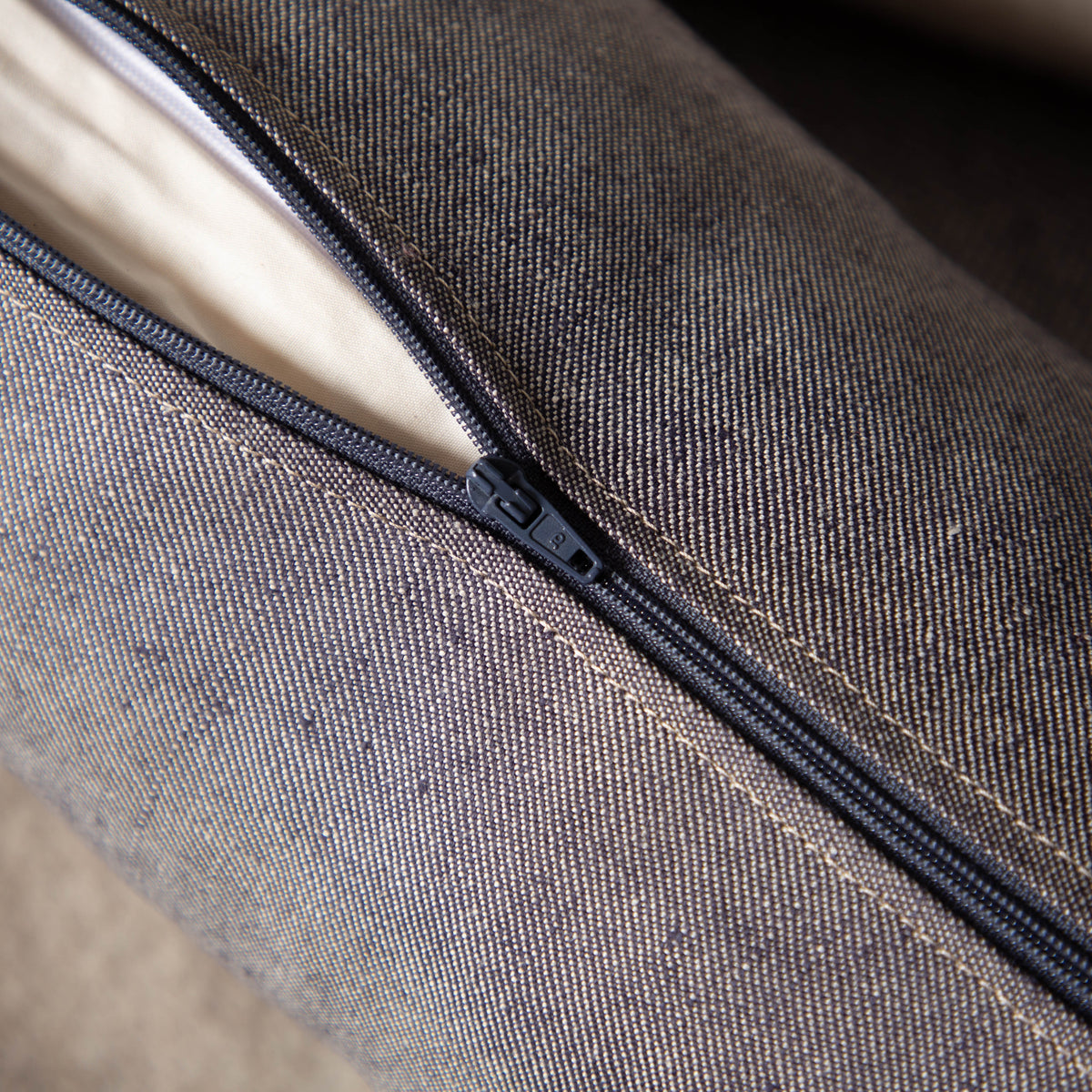 Nackenrolle mit Bezug aus Bio-Leinen-Denim | Naturfüllung