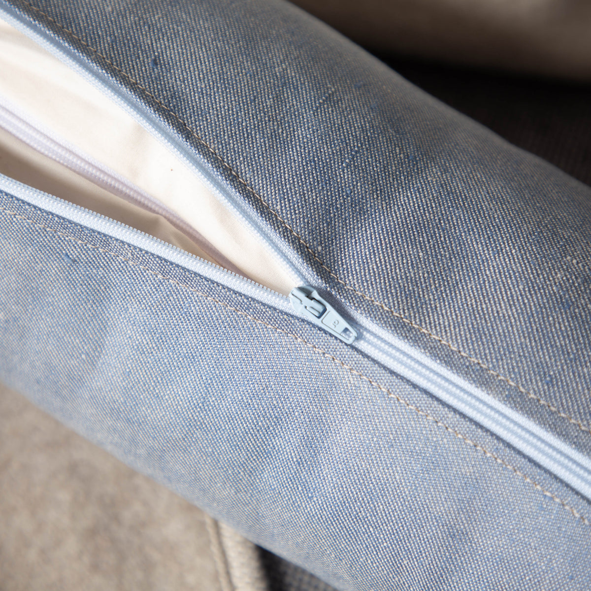 Nackenrolle mit Bezug aus Bio-Leinen-Denim | Naturfüllung