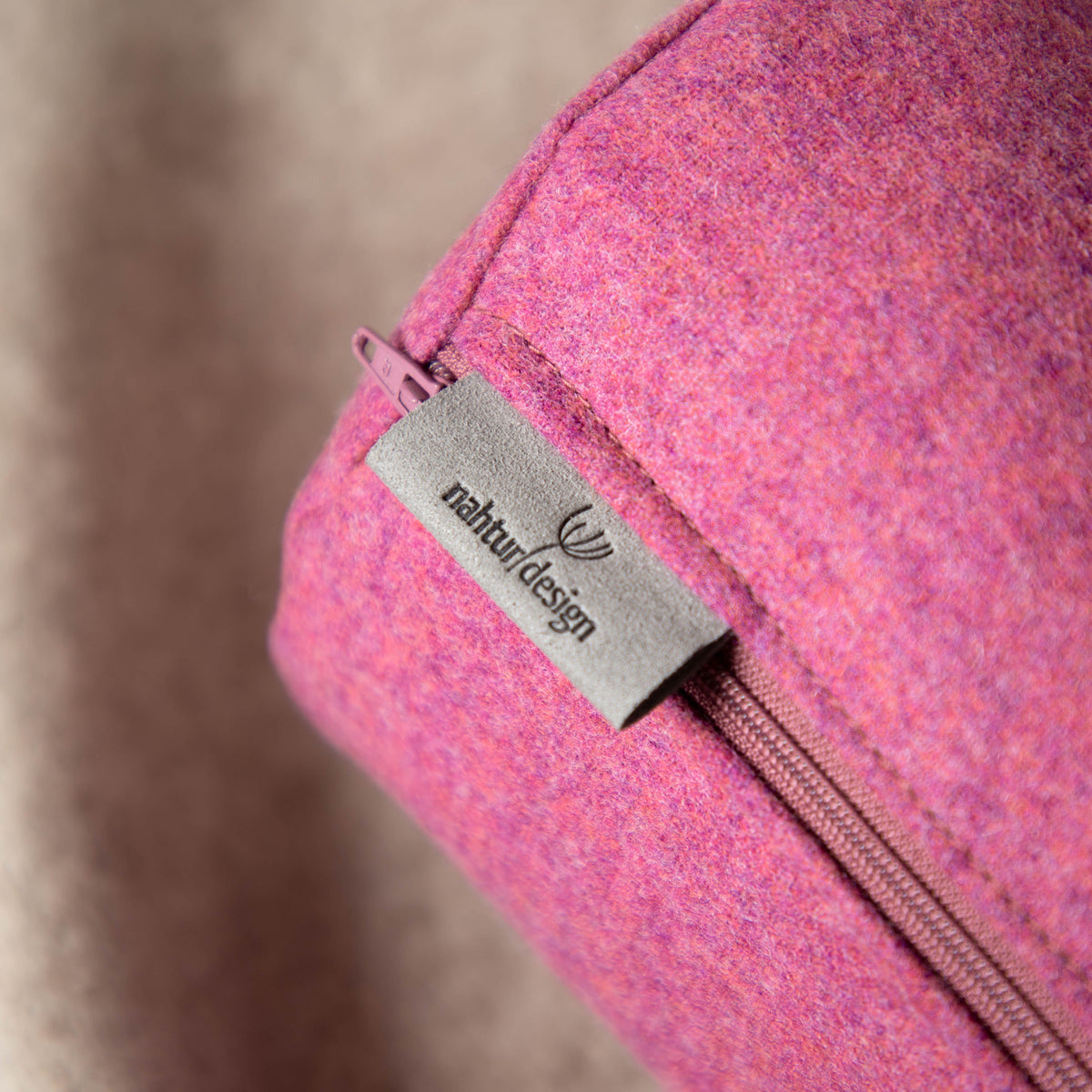 nackenrolle_feinloden_schurwolle_pink-3
