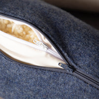 nackenrolle_flauschloden_schurwolle_blau-5