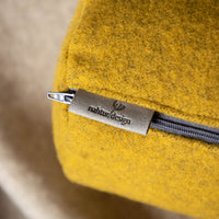 nackenrolle_flauschloden_schurwolle_gelb-3