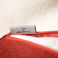 nackenrolle_flauschloden_schurwolle_rot-4