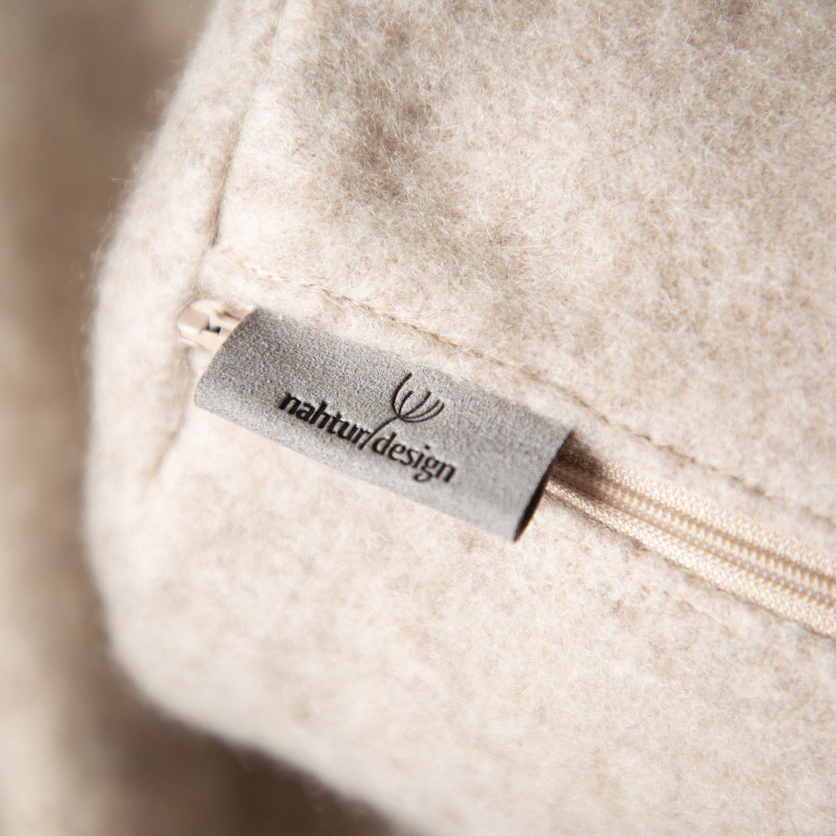 nackenrolle_mongolwolle_premium_schurwolle_grau-beige-3