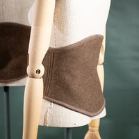ruckenwarmer_mongolische_merinowolle_ungefarbt_schokobraun_3_von_14