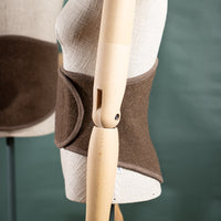 ruckenwarmer_mongolische_merinowolle_ungefarbt_schokobraun_8_von_14