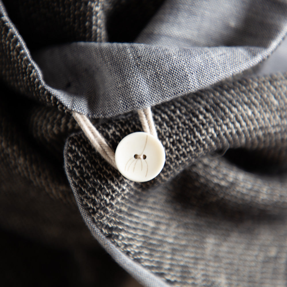 schal_wolle-leinen_schwarz-blaugrau-2