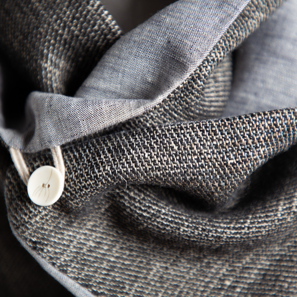 schal_wolle-leinen_schwarz-blaugrau-3