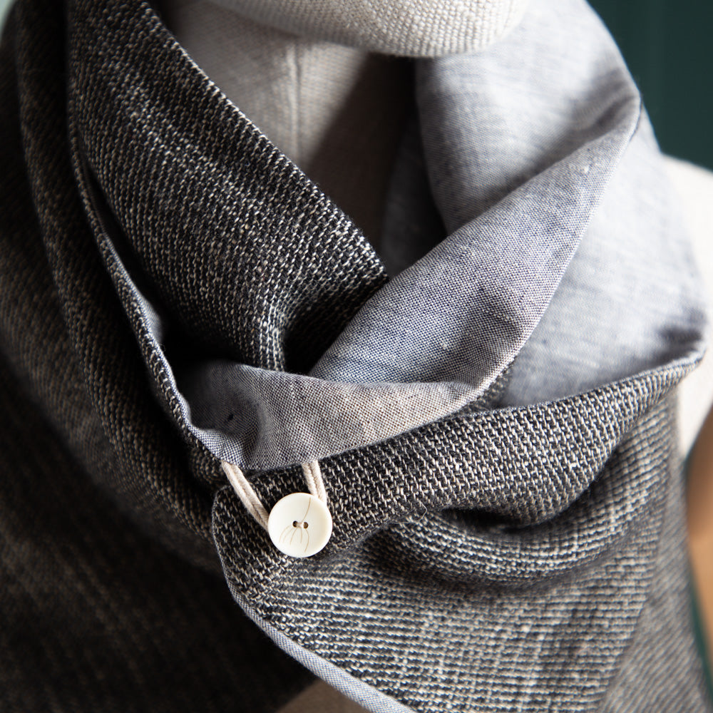 schal_wolle-leinen_schwarz-blaugrau-5