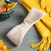 stirnband_ohrenwarmer_premium_mongolische_merinowolle_ungefarbt_grau-beige_2_von_5