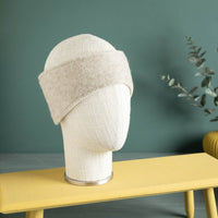 stirnband_ohrenwarmer_premium_mongolische_merinowolle_ungefarbt_grau-beige_5_von_5