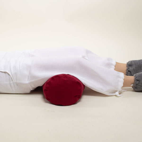 Knierolle mit Leinenbezug rot