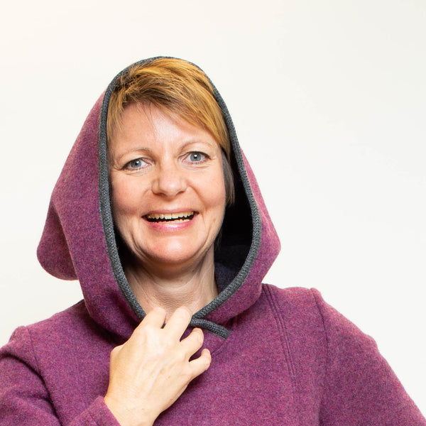 Detail Lodenpullover mit Kapuze beere