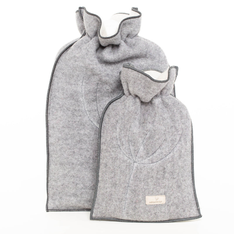 Ökowärmflasche mit Bezug aus Merinowolle groß und klein grau