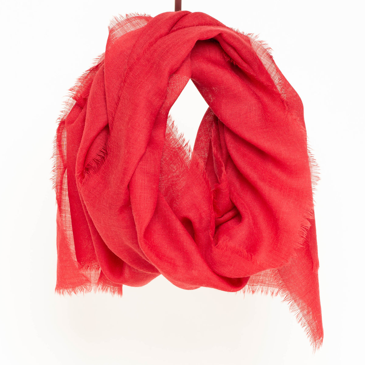 hauchzarter Schal aus Wolle rot